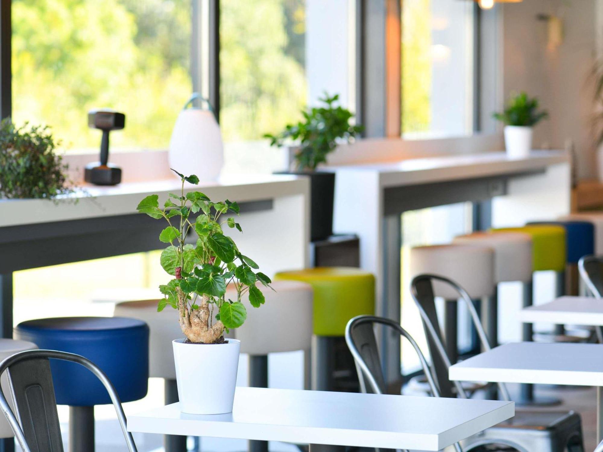 Hotel Ibis Budget Mâcon Crêches